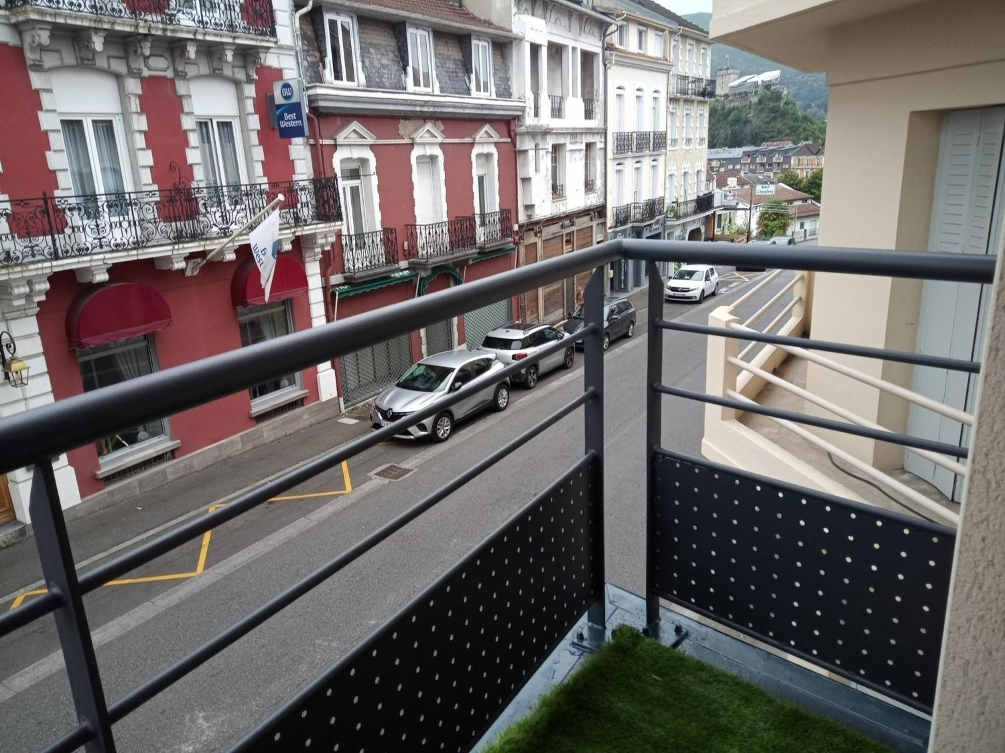 Agreable Studio Familial A Lourdes, Proche Gare Екстериор снимка